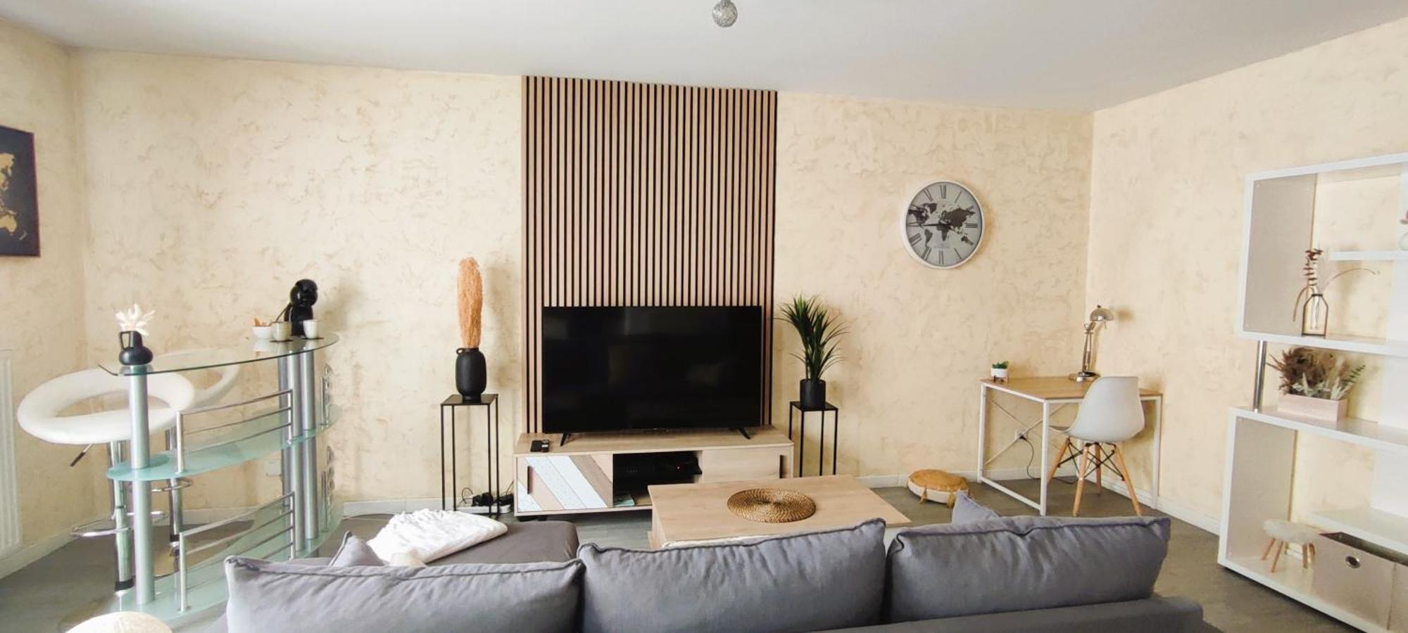 Cosy Appart - Balcon, Parking, Spacieux T2 - Proche Eurexpo Stade Saint-Priest  Exteriör bild